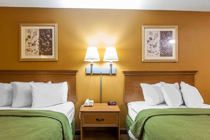 Room 22 of 65