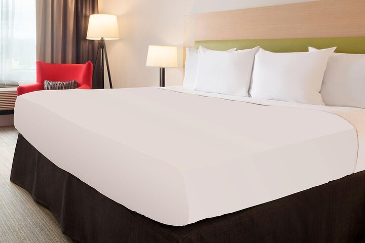 Country Inn & Suites by Radisson Germantown, WI