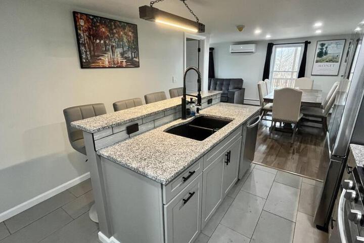 5 Bed 3 bath Apt Near Jiminy Peak Berkshires
