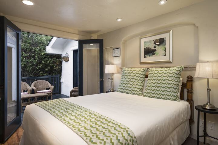 Room 15 of 32