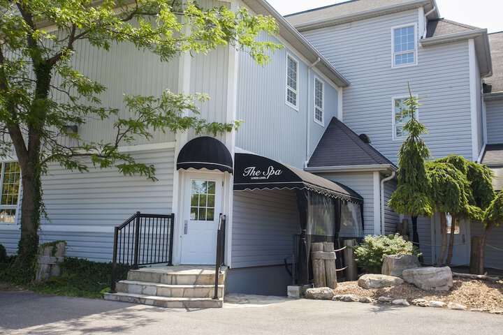 Hotel 4 of 82