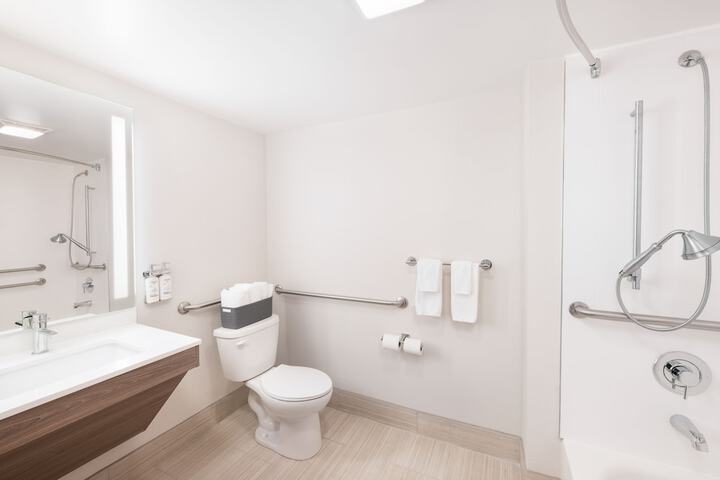 Holiday Inn Express Atlanta West - Theme Park Area by IHG