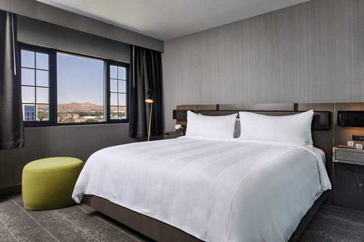Renaissance Reno Downtown Hotel & Spa