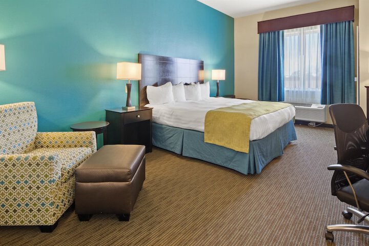 Best Western Lindsay Inn & Suites