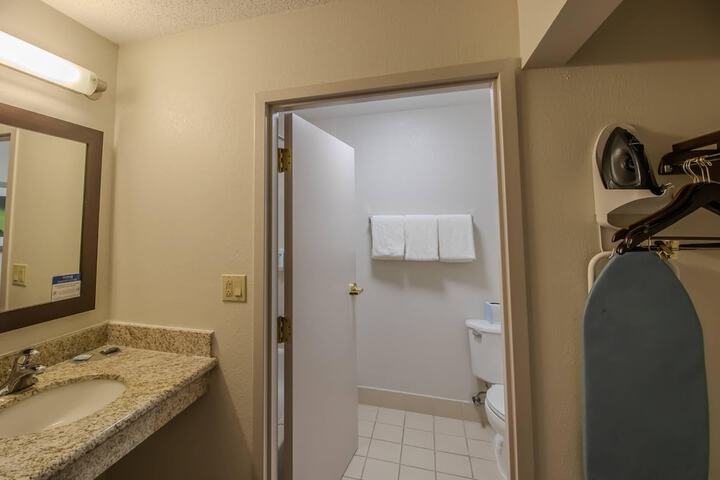 Country Inn & Suites by Radisson Convention Center