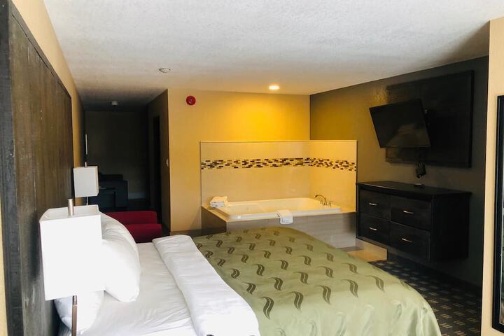 Room 44 of 75