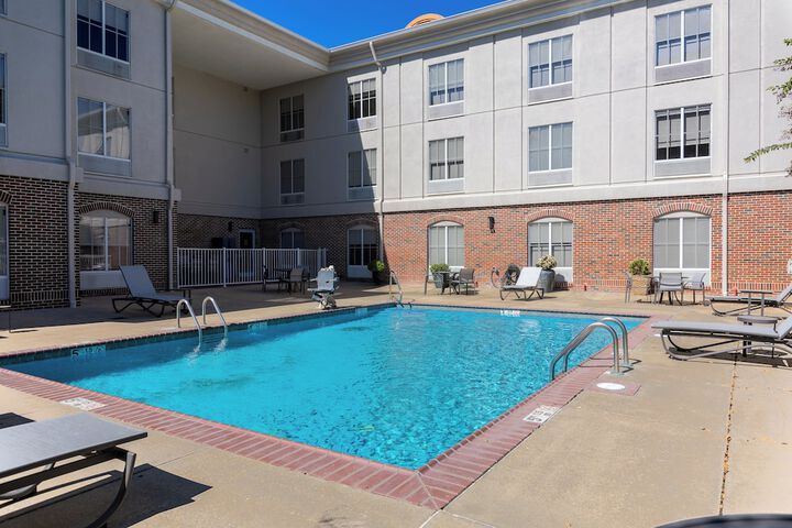 Pool 10 of 45