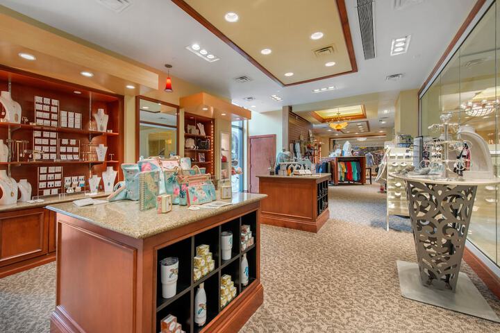 Gift Shop 128 of 222
