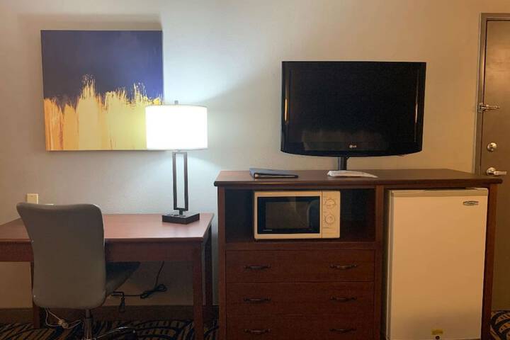 Room 6 of 13