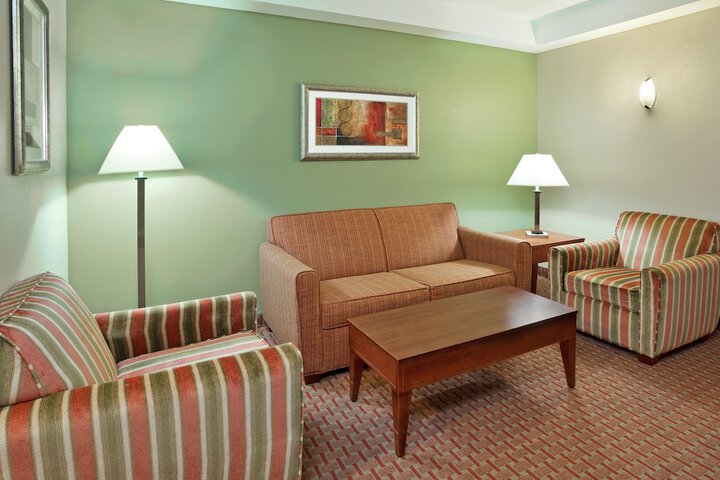 Room 27 of 41