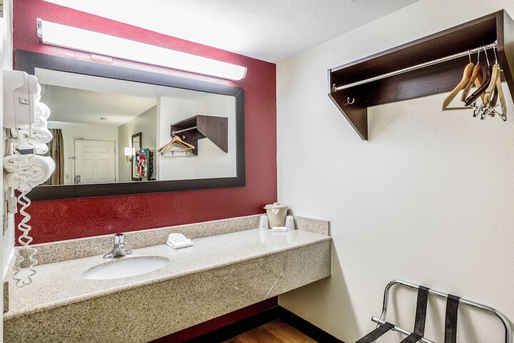 Room 22 of 28