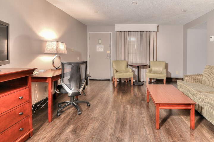Room 31 of 77