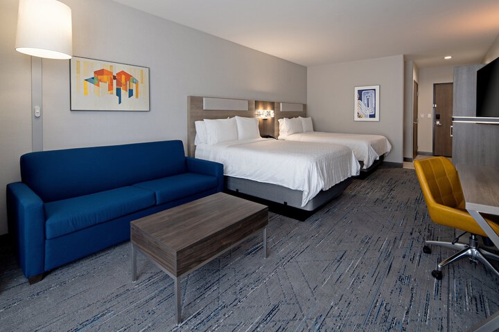 Holiday Inn Express & Suites Valencia - Santa Clarita by IHG