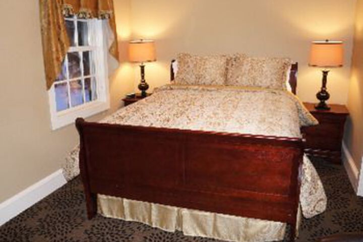 Publick House Restaurant and Country Inn