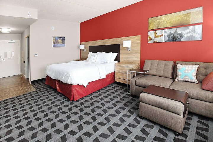 TownePlace Suites Grove City Mercer / Outlets