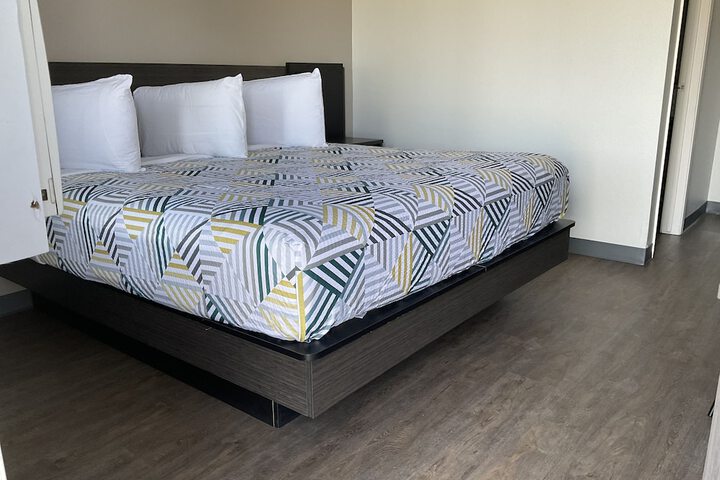 Room 4 of 26