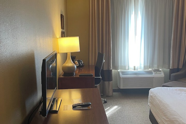 Room 26 of 39
