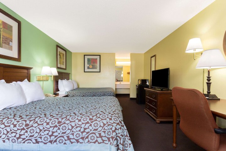 Room 18 of 26