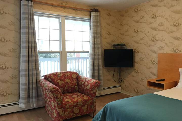 Room 32 of 57