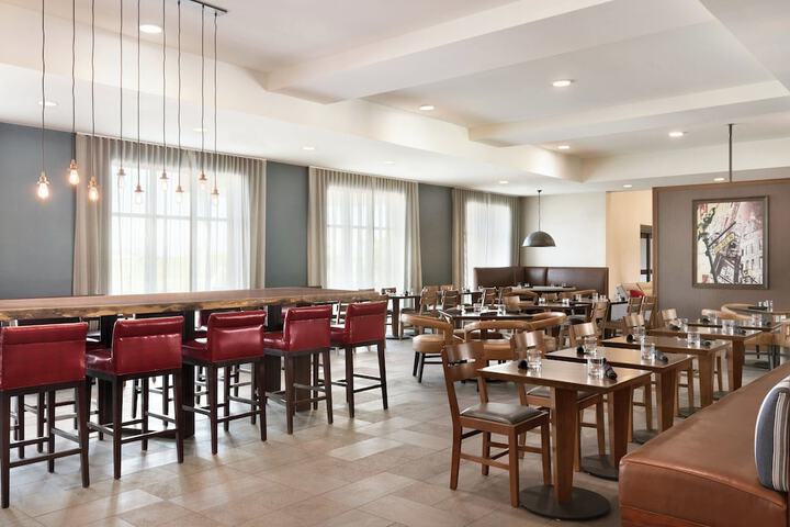 Four Points by Sheraton Fargo Medical Center