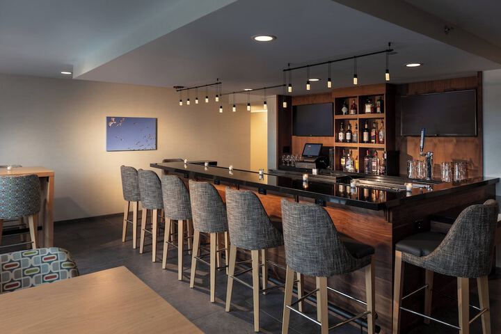 Fairfield by Marriott Inn & Suites Providence Airport Warwick
