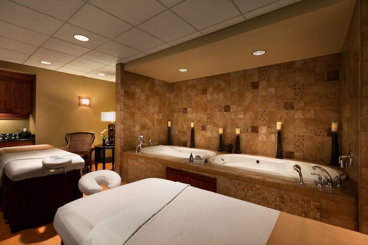 Chateau on the Lake Resort Spa and Convention Center