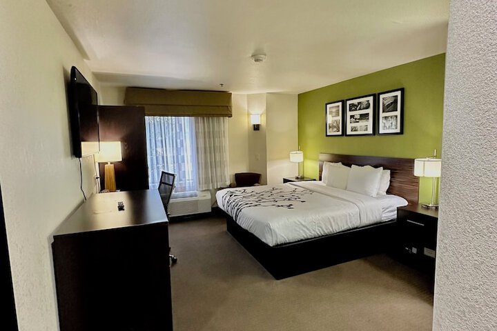 Room 29 of 34