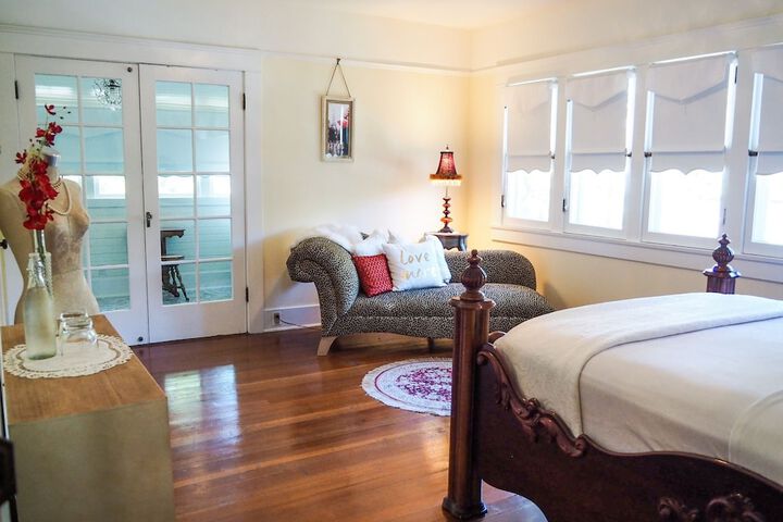 Room 16 of 34