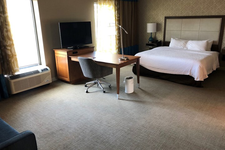 Room 13 of 34