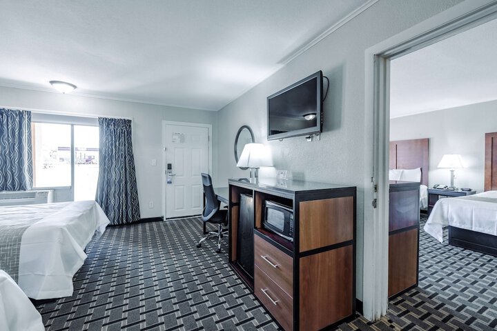 Room 9 of 23
