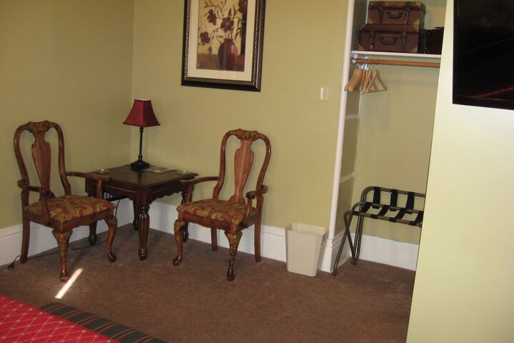 Room 48 of 112