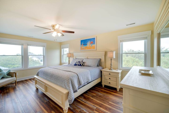 Corolla Vacation Rental w / Pool Walk to Beach!