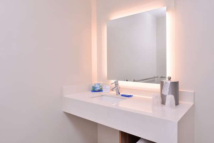 Holiday Inn Express New Orleans - Arts District by IHG