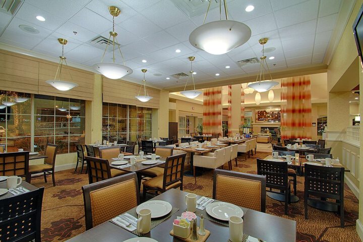 Dining 72 of 87