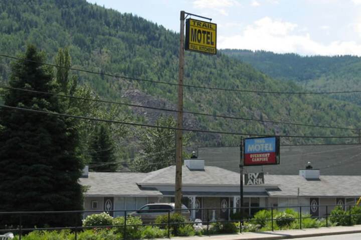 Trail Motel & RV Park