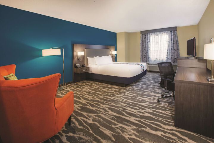 Room 32 of 43