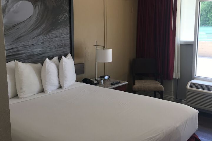 Room 26 of 91