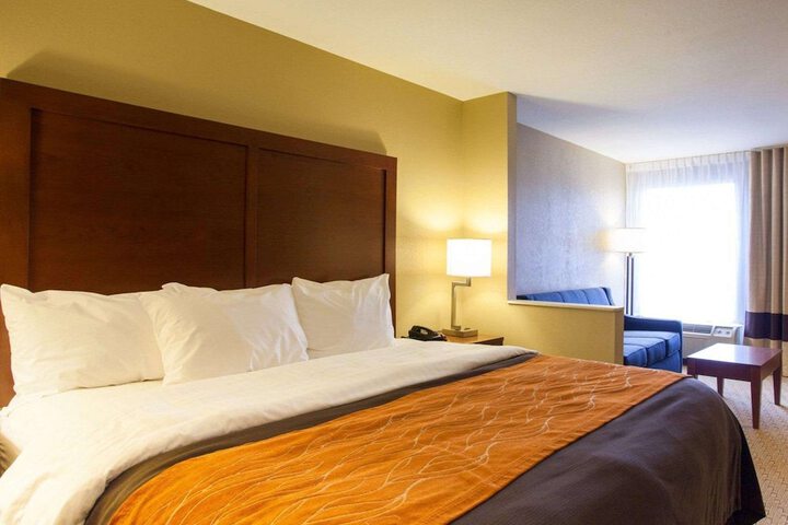 Room 4 of 28