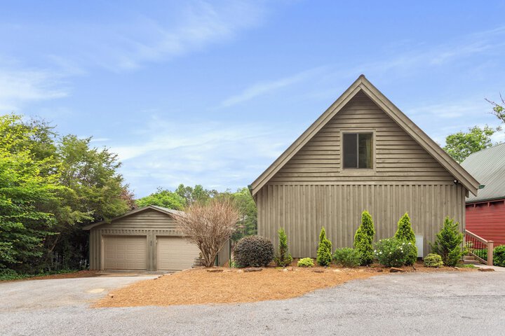 Lakefront Keowee Home w / Dock 14 Mi to Clemson