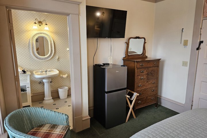 Room 28 of 95