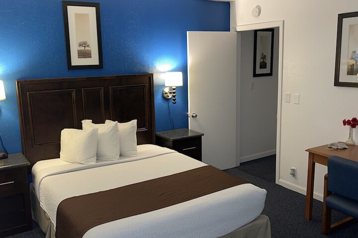 Sparta Inn