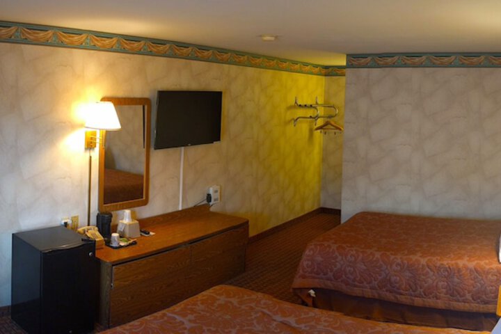 Room 16 of 18