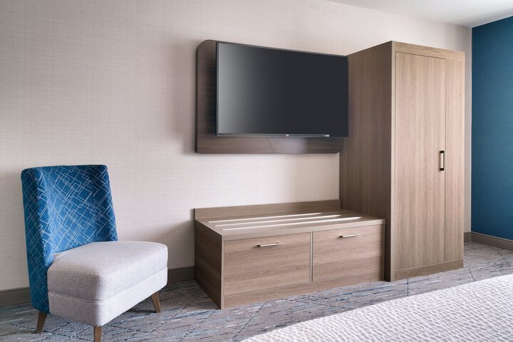 Room 32 of 50