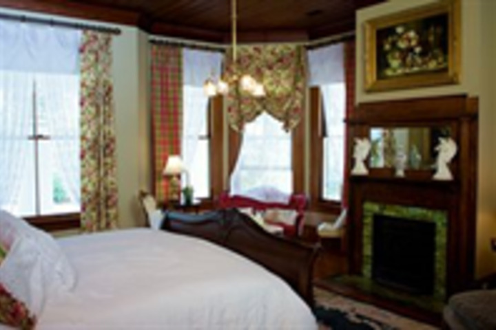ROSEMARY INN BED & BREAKFAST