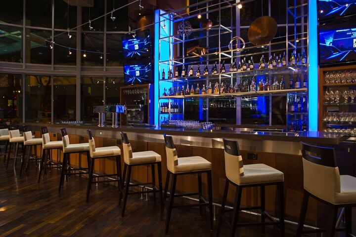 Lounge 114 of 147