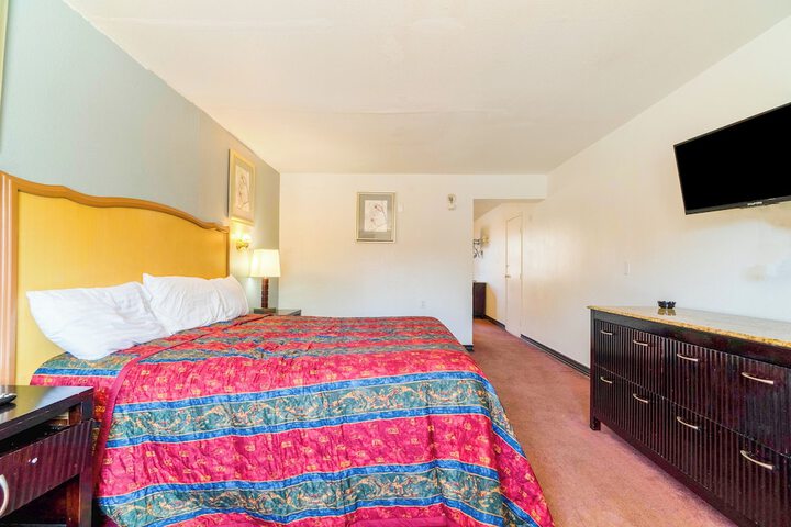 Room 72 of 123