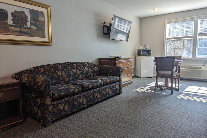 Room 32 of 102