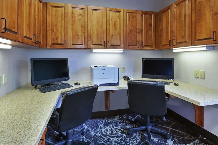 Business Center 50 of 51