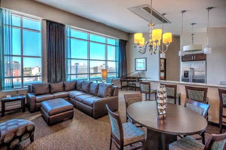 Holiday Inn Hotel & Suites Saskatoon Downtown by IHG