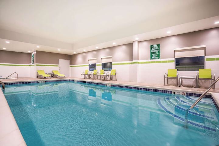 La Quinta Inn & Suites by Wyndham Clifton Park / Saratoga Area